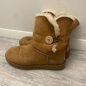 Ugg size 8 light brown button boots